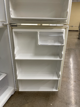Load image into Gallery viewer, Magic Chef Refrigerator - 6019
