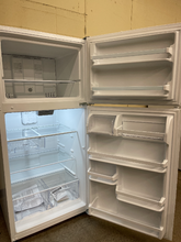 Load image into Gallery viewer, Whirlpool - 18.2 Cu. Ft. White Refrigerator - 6086

