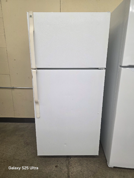 GE Refrigerator - 7802