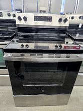 Load image into Gallery viewer, (T08393) GE Electic Stove - 8393
