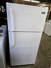 Load image into Gallery viewer, (T08930) Frigidaire Refrigerator - 8930
