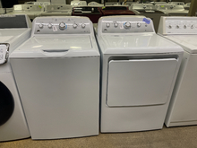 Load image into Gallery viewer, GE Washer and Gas Dryer Set - 5825 - 5821
