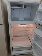 Load image into Gallery viewer, (T08534) Hotpoint Refrigerator -8534
