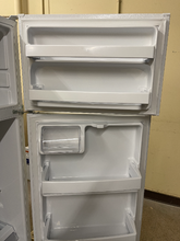 Load image into Gallery viewer, GE Refrigerator - 5677
