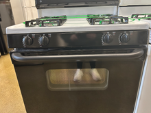 Load image into Gallery viewer, GE Gas Stove - 7502
