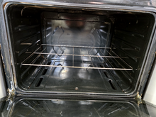 Load image into Gallery viewer, Whirlpool Gas Stove - 7985
