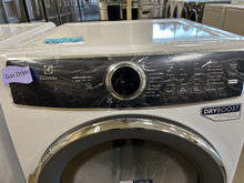 Load image into Gallery viewer, Electrolux Front Load Washer &amp; Gas Dryer Set - 7710 - 7670
