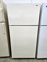 Load image into Gallery viewer, Hotpoint Refrigertor - 8106
