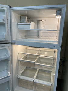 Kenmore Refrigerator - 5781