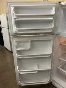 Kenmore Refrigerator - 7516