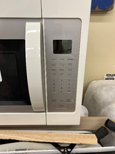 Load image into Gallery viewer, Whirlpool Microwave - 6916
