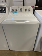 Load image into Gallery viewer, GE Energy Star 4.6 cu ft Washer - 5125
