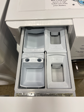 Load image into Gallery viewer, Electrolux Front Load Washer - 5567
