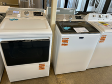 Load image into Gallery viewer, Maytag Washer &amp; Gas Dryer Set - 7612 - 7613
