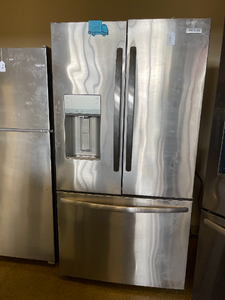 Frigidaire 27.8 cu ft French Door Refrigerator - 3975