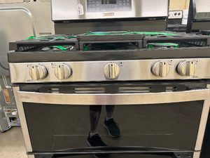 GE 6.8 cu ft Stainless Steel Double Oven Gas Stove - 7062