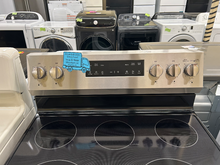 Load image into Gallery viewer, GE Stainless Electric Stove - 6872
