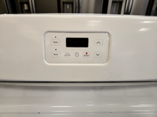 Load image into Gallery viewer, Kenmore Gas Stove - 6998
