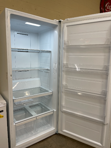 GE 21.3 cu. ft Upright Freezer - 5709