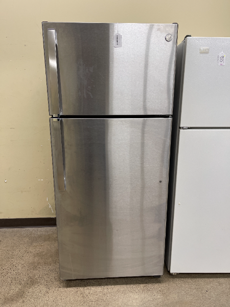 GE Stainless Refrigerator - 5658