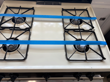 Load image into Gallery viewer, (T08736) Hotpoint Gas Stove - 8736
