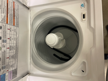 Load image into Gallery viewer, Amana Washer and Gas Dryer Set - 5817 - 5816
