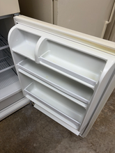 Load image into Gallery viewer, (T08635) Whirlpool Regrigerator -  8635
