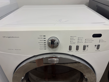 Load image into Gallery viewer, (T08913) Frigidaire Ekectric Dryer - 8913
