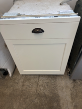 Load image into Gallery viewer, (T08630) Bosh Dishwasher - 8630
