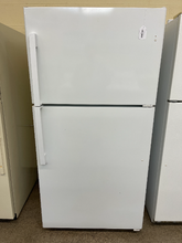 Load image into Gallery viewer, GE Refrigerator - 5617
