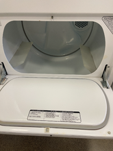 Load image into Gallery viewer, Kenmore Washer and Electric Dryer Set - 4385 - 4386
