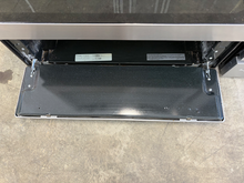 Load image into Gallery viewer, (T08908) Amana Gas Stove - 8908
