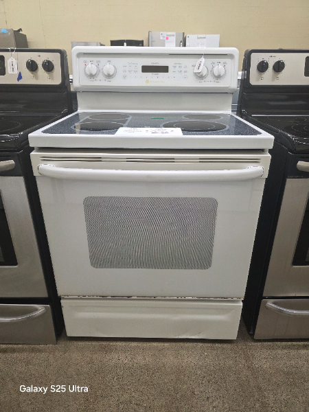 GE Electric Stove - 7561