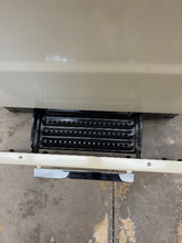 Load image into Gallery viewer, (T08665) Hotpoint Gas Stove - 8665
