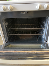 Load image into Gallery viewer, Frigidaire Gas Stove - 5527
