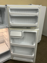 Load image into Gallery viewer, Hotpoint Refrigerator - 6776

