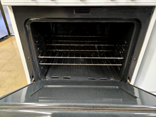Load image into Gallery viewer, Magic Chef Gas Stove - 7541
