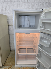 Load image into Gallery viewer, (T08889) Frigidaire Refrigerator - 8889

