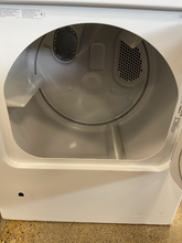 Load image into Gallery viewer, Amana Washer and Gas Dryer Set - 5904 - 5902
