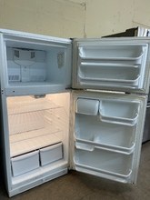 Load image into Gallery viewer, Frigidaire Refrigerator - 5504
