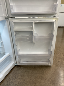 GE Refrigerator - 5617