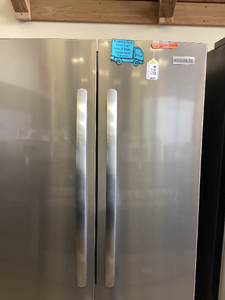 Frigidaire 17.6 cu ft French Door Refrigerator - 3977