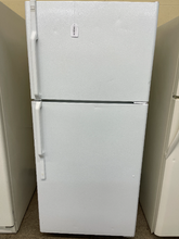 Load image into Gallery viewer, Hotpoint Refrigerator - 5421
