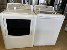 Load image into Gallery viewer, Kenmore Washer and Electric Dryer Set - 5163 - 5101
