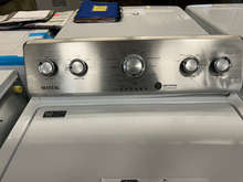 Load image into Gallery viewer, Maytag Washer &amp; Gas Dryer Set - 7274 - 7215
