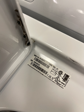 Load image into Gallery viewer, Kenmore Washer - 5745
