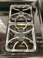 Load image into Gallery viewer, (T09021) Frigidaire Gas Stove - 9021
