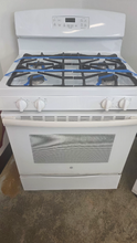Load image into Gallery viewer, (T08447) GE Gas Stove - 8447
