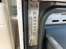 Load image into Gallery viewer, (T08716) Whirlpool Gas Stove - 8716
