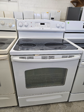 Load image into Gallery viewer, GE Electric Stove - 8207
